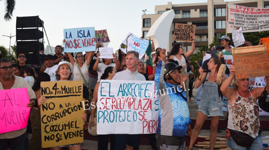 citizen protest against 4th pier