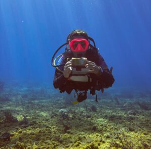 cleaning underwater debris