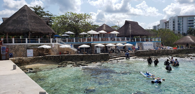 dive shop
